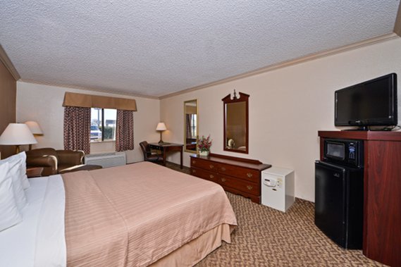 Quality Inn & Suites - Beaumont, TX