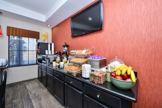 Quality Inn & Suites - Beaumont, TX