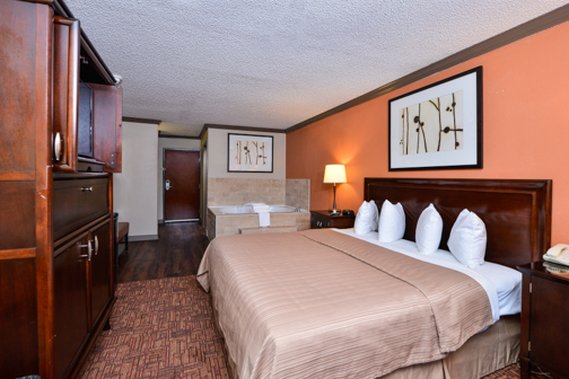 Quality Inn & Suites - Beaumont, TX