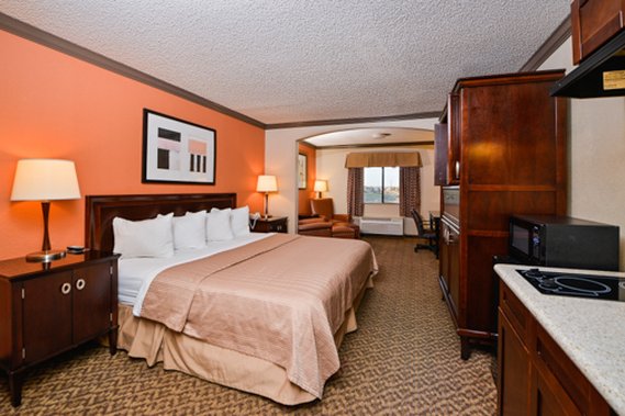 Quality Inn & Suites - Beaumont, TX