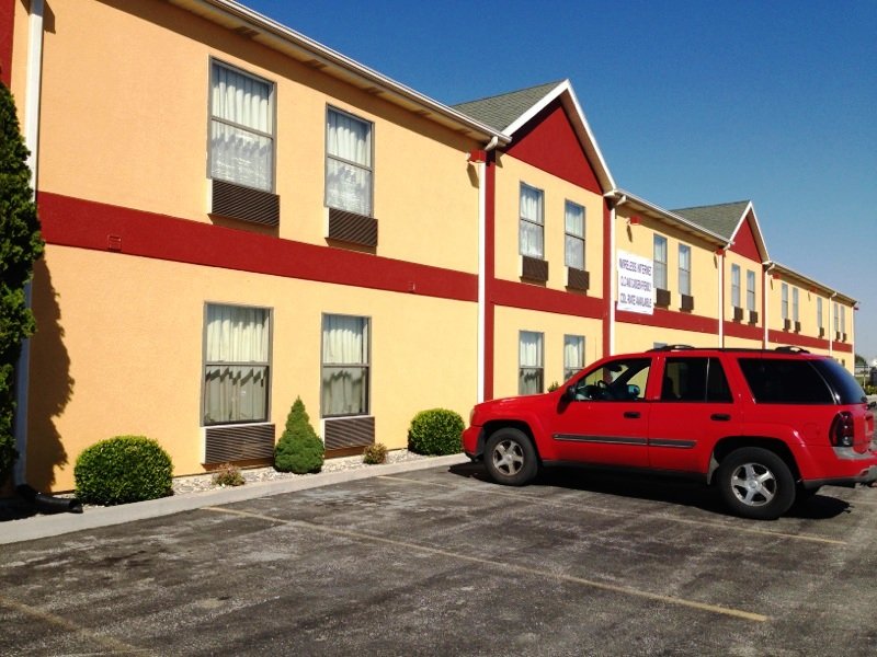 Americas Best Value Inn - Warren, IN