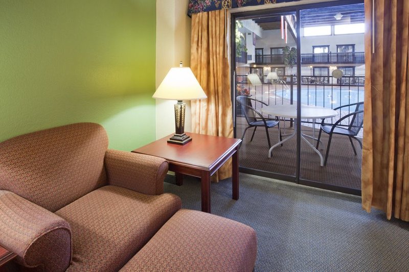 Holiday Inn - New Ulm, MN