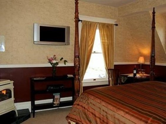 Amber House Bed & Breakfast - Sacramento, CA