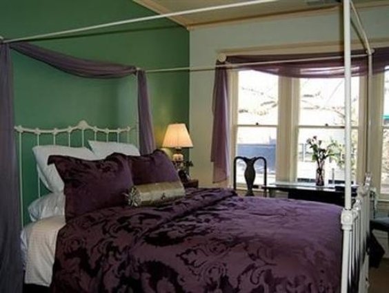 Amber House Bed & Breakfast - Sacramento, CA