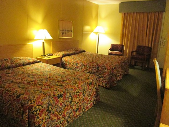 Red Carpet Inn & Suites - Ebensburg, PA