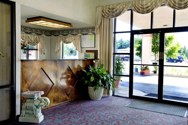 Americas Best Value Inn - Selma, AL