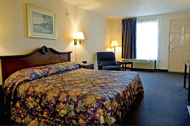Americas Best Value Inn - Selma, AL