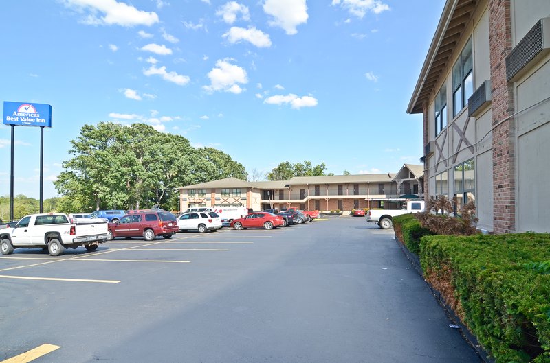 Americas Best Value Inn - Lake Saint Louis, MO