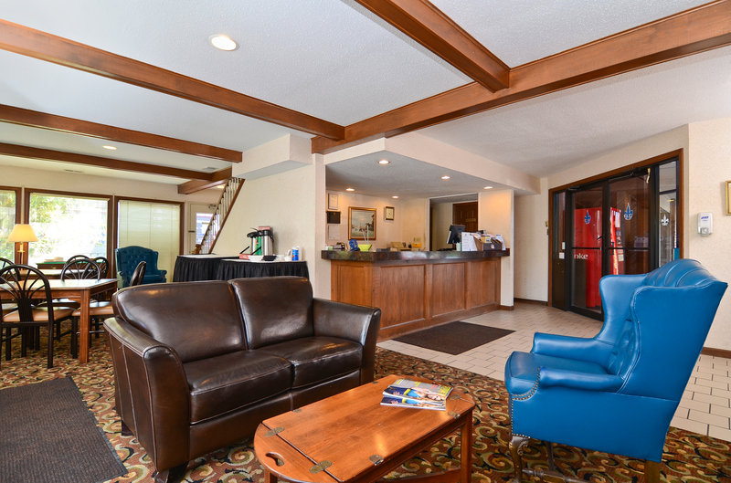 Americas Best Value Inn - Lake Saint Louis, MO