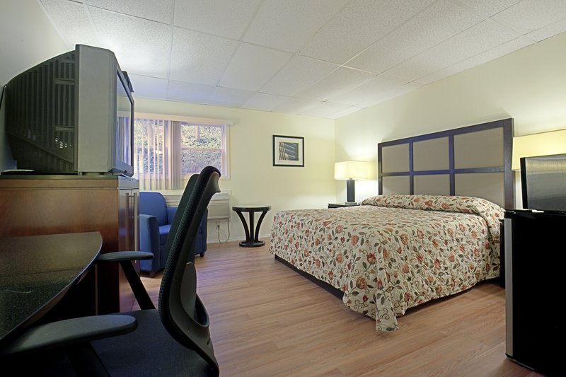 Americas Best Value Inn - Highland, NY