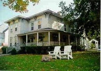 Inn At Grey Gables B & B - Charlevoix, MI