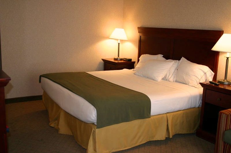 Holiday Inn Express WILMINGTON - Wilmington, OH