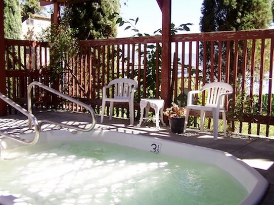 The Mallard House Inn - Lakeport, CA