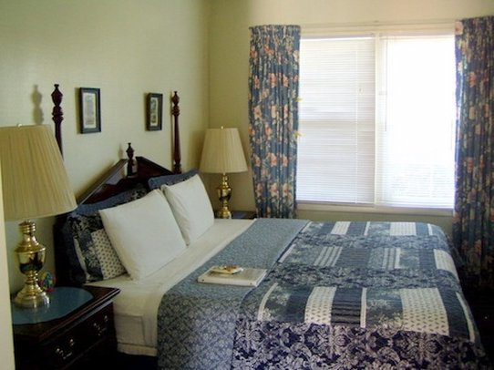 The Mallard House Inn - Lakeport, CA
