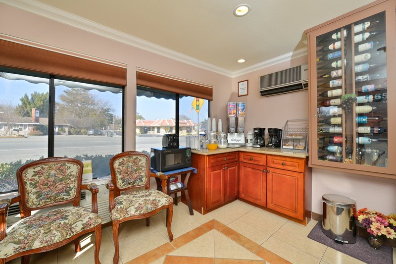 Super 8 Atascadero - Atascadero, CA