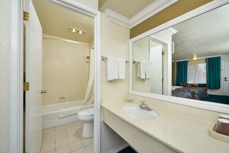 Super 8 Atascadero - Atascadero, CA