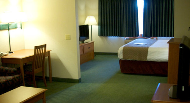 Americinn - Manitowoc, WI