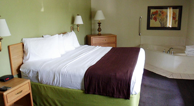 Americinn - Sheboygan, WI