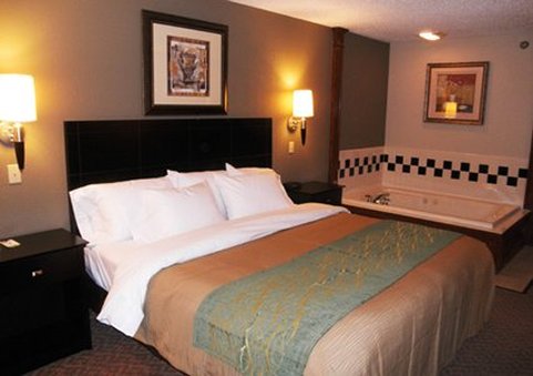 Holiday Inn Express - Uniondale, IN