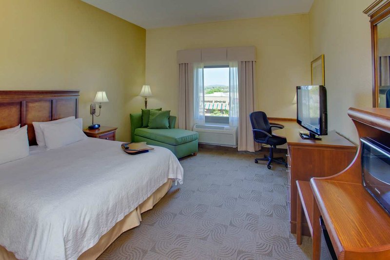Hampton Inn & Suites Ephrata-Mountain Springs - Ephrata, PA