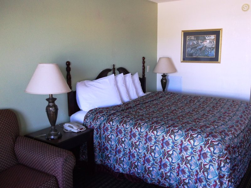 Americas Best Value Inn - Sumter, SC