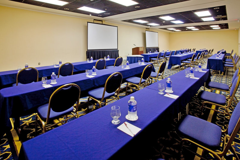 Crowne Plaza Hampton Marina - Hampton, VA