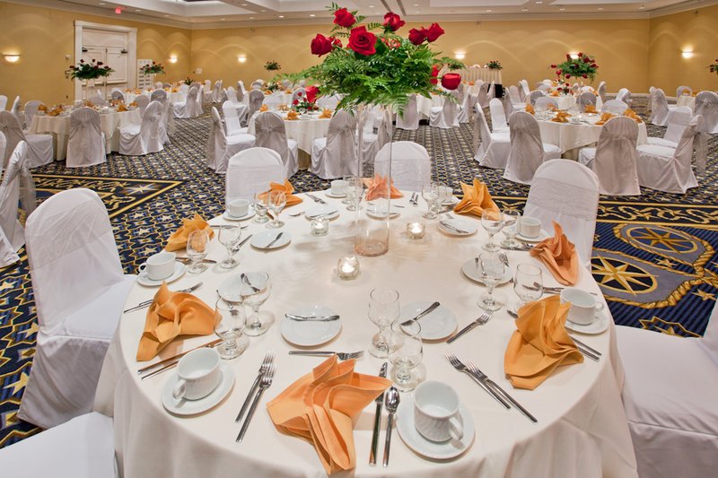 Crowne Plaza Hampton Marina - Hampton, VA