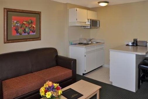 Oxford Inn & Suites Lancaster - Lancaster, CA
