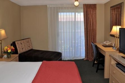 Oxford Inn & Suites Lancaster - Lancaster, CA