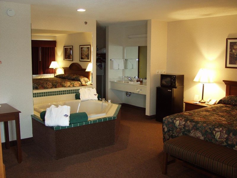AmeriStay Inn & Suites - Moses Lake, WA