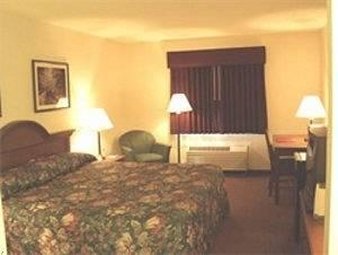 AmeriStay Inn & Suites - Moses Lake, WA
