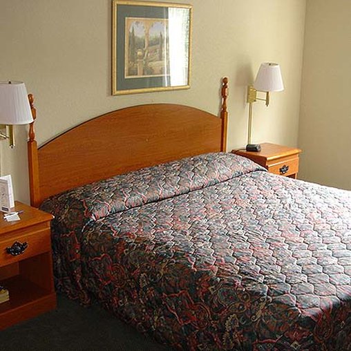 Howard Johnson Inn Pensacola Fl - Pensacola, FL