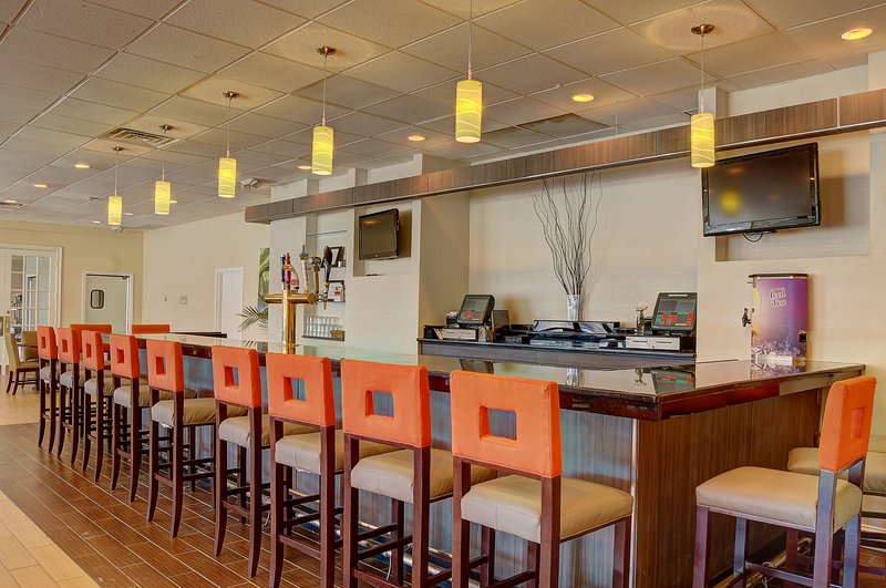 Holiday Inn Danbury-Bethel @ I-84 - Danbury, CT