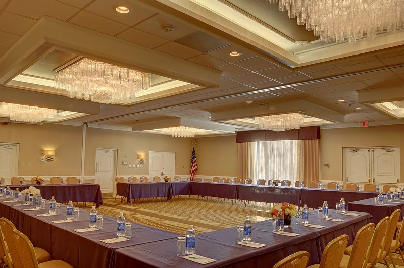 Holiday Inn Danbury-Bethel @ I-84 - Danbury, CT