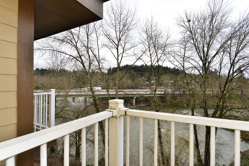 Oxford Suites Gladstone - Gladstone, OR