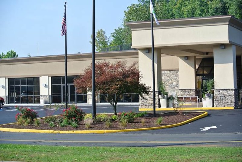 Holiday Inn Danbury-Bethel @ I-84 - Danbury, CT