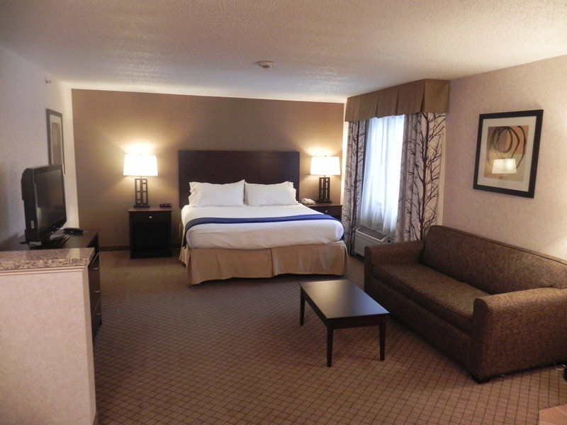 Holiday Inn Express GROVE CITY (OUTLET CENTER) - Mercer, PA
