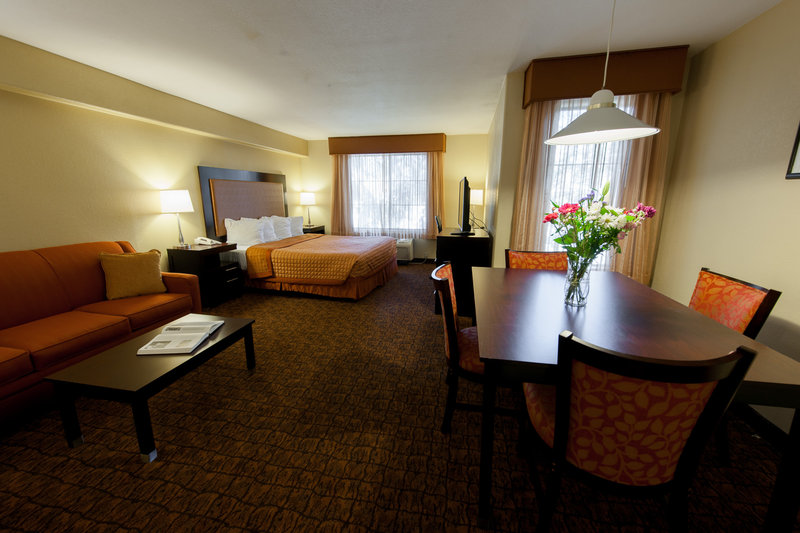 BEST WESTERN Escondido Hotel - Escondido, CA