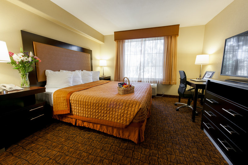 BEST WESTERN Escondido Hotel - Escondido, CA