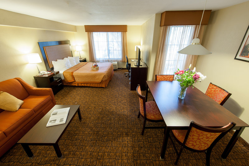 BEST WESTERN Escondido Hotel - Escondido, CA