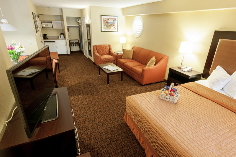 BEST WESTERN Escondido Hotel - Escondido, CA