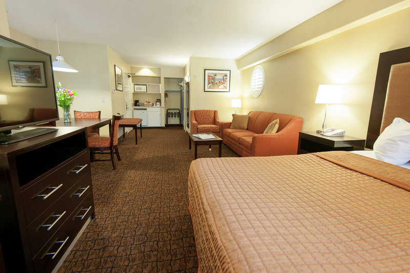 BEST WESTERN Escondido Hotel - Escondido, CA