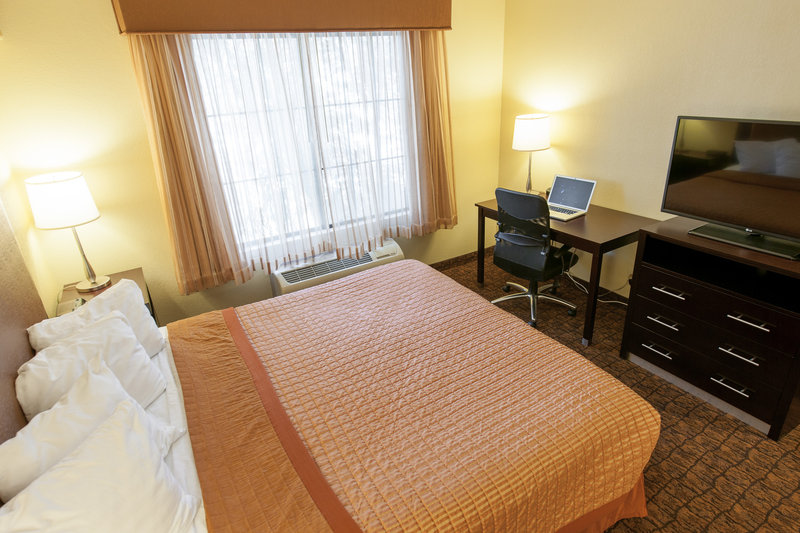 BEST WESTERN Escondido Hotel - Escondido, CA