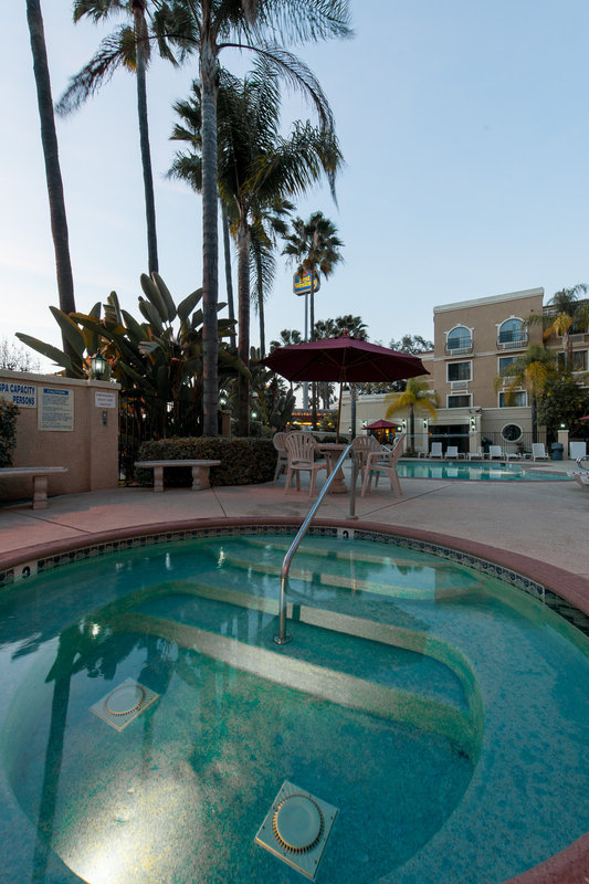 BEST WESTERN Escondido Hotel - Escondido, CA