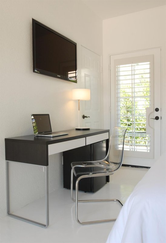 Quality Inn & Suites Date Palm - Cathedral City, CA