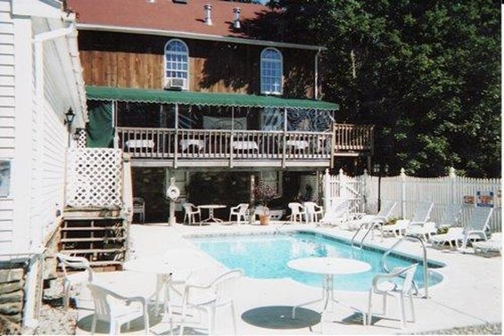 Sturbridge Country Inn - Fiskdale, MA