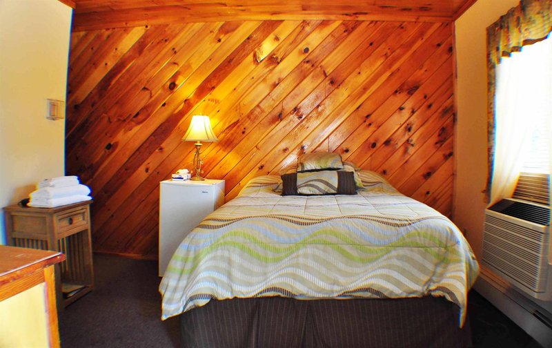 Valley Brook Inn and Cottages - Wurtsboro, NY