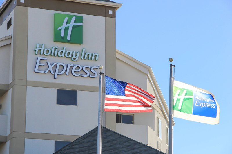 Holiday Inn Express Colorado Springs Airport - Colorado Springs, CO