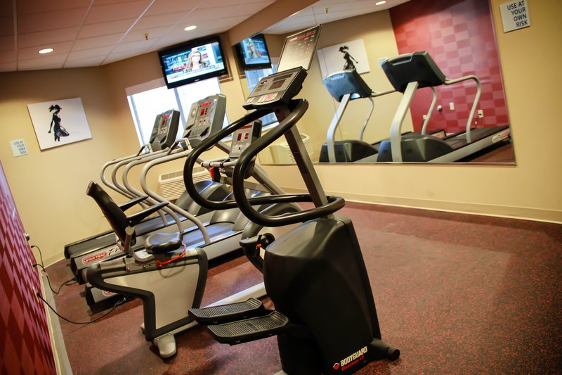 Holiday Inn Express Colorado Springs Airport - Colorado Springs, CO