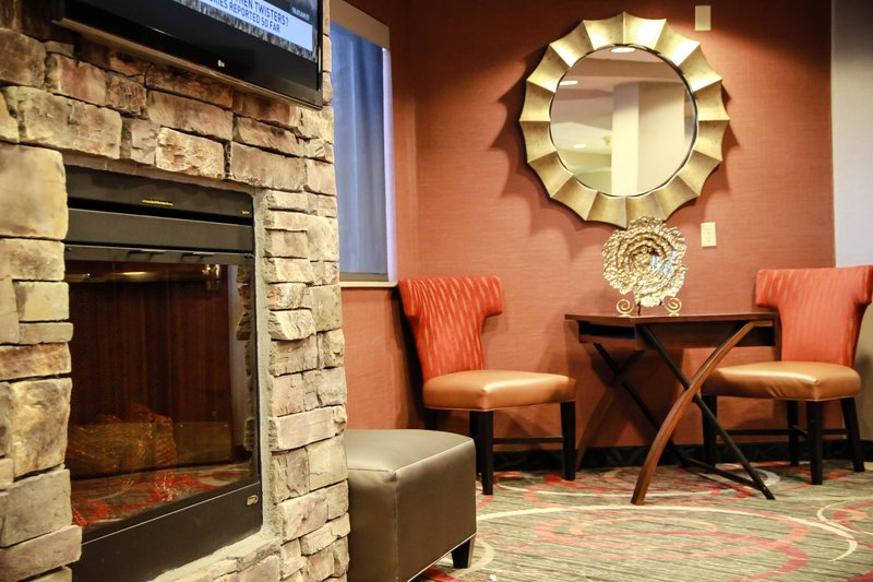 Holiday Inn Express Colorado Springs Airport - Colorado Springs, CO